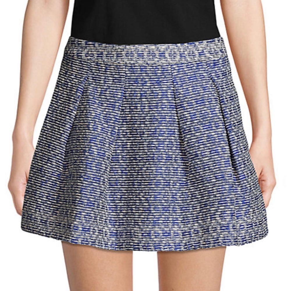 This is a very well constructed adorable skirt!